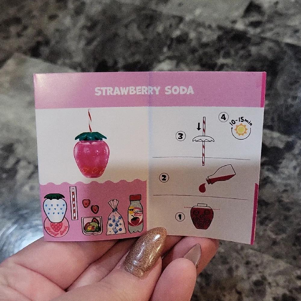 Miniverse Make It Mini Cafe Strawberry Soda